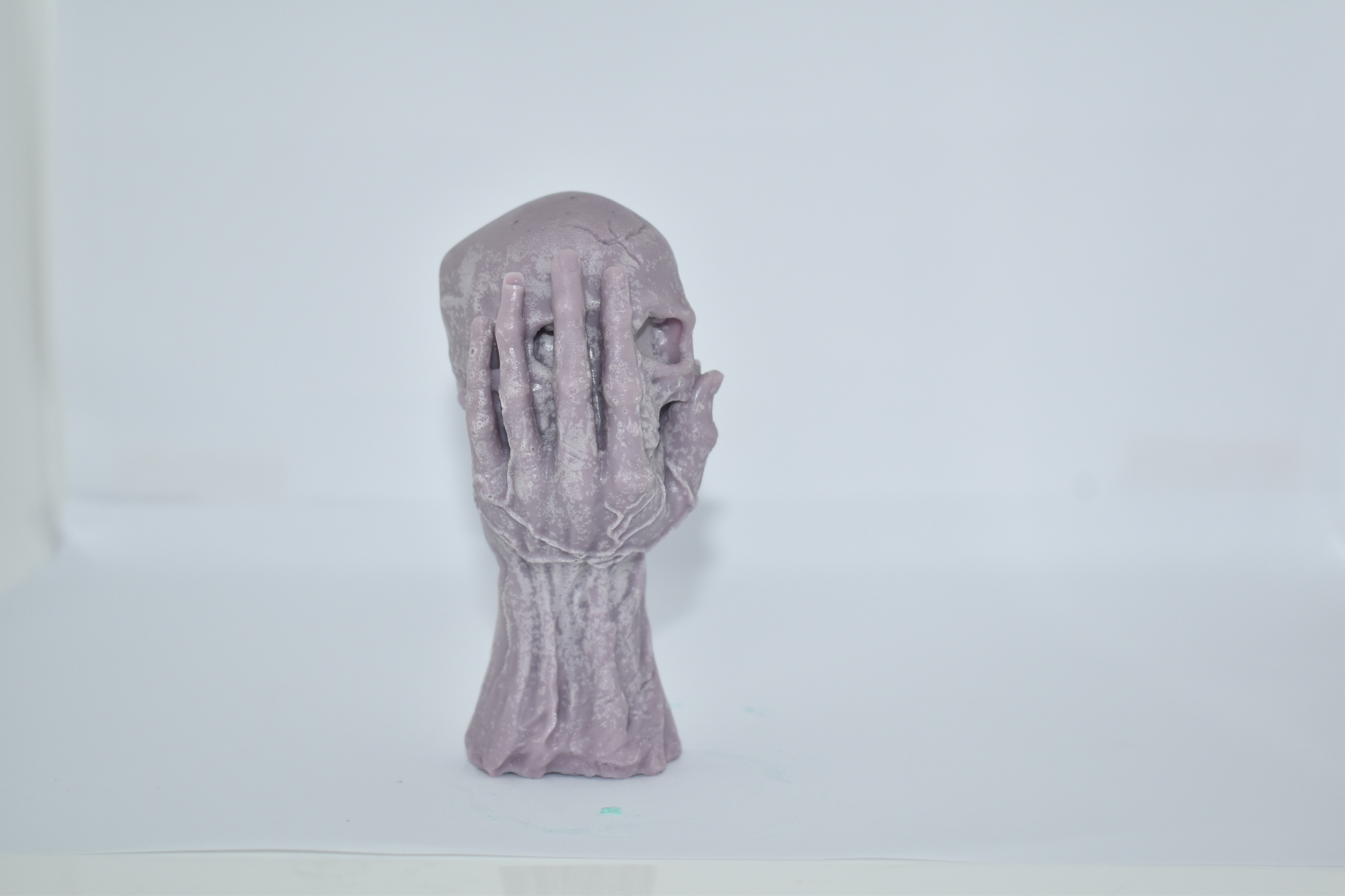 TESCHIO SULLA MANO